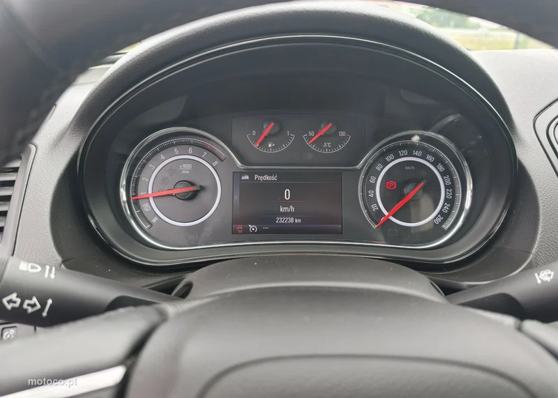 Opel Insignia A 27