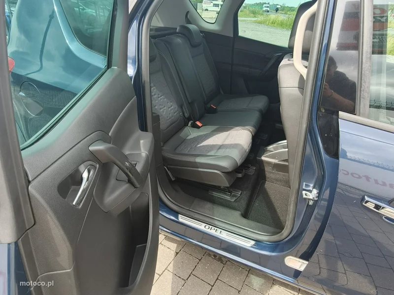Opel Meriva B 11