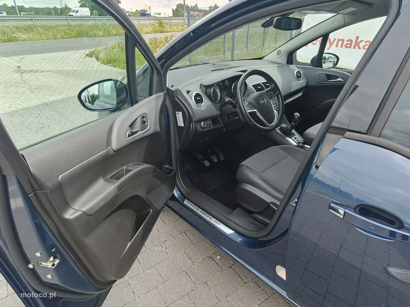 Opel Meriva B 21