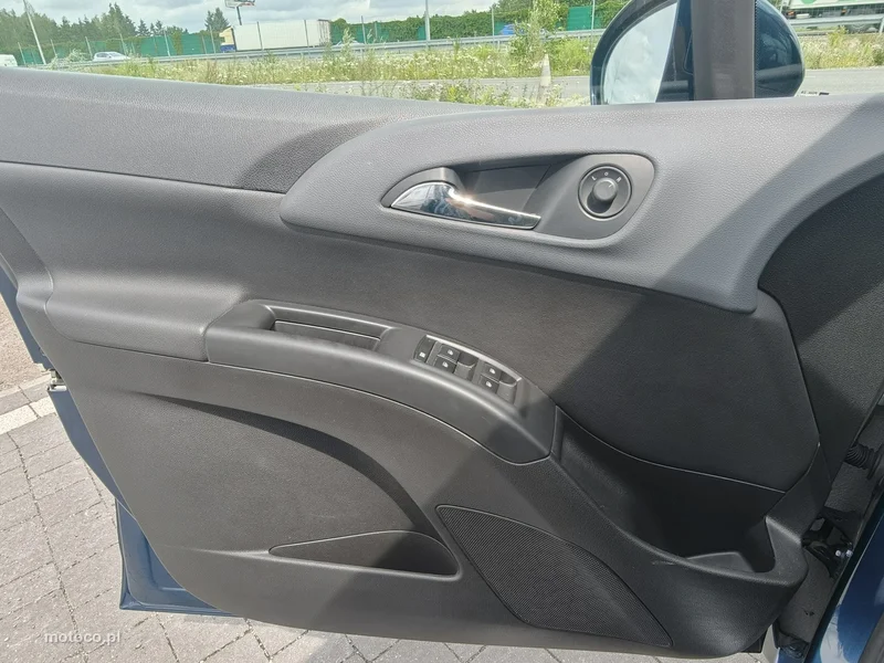 Opel Meriva B 22