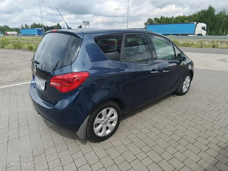 Opel Meriva B 8