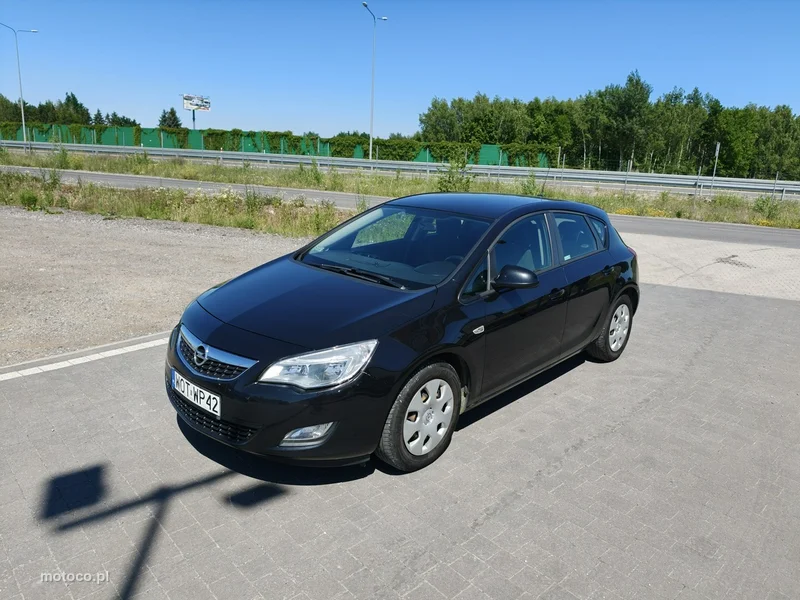 Opel Astra J