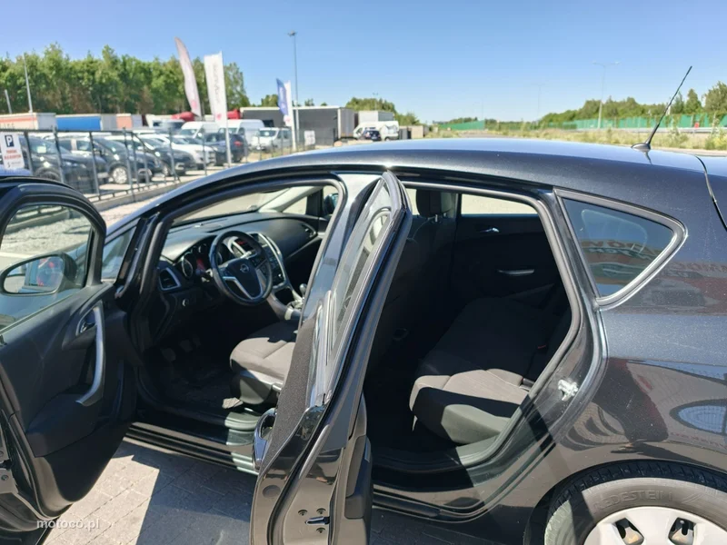 Opel Astra J 18