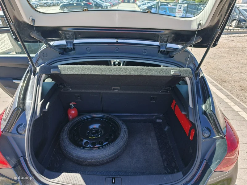 Opel Astra J 9
