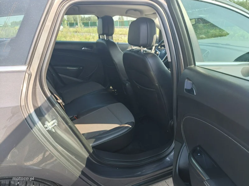 Opel Astra Sports Tourer 14