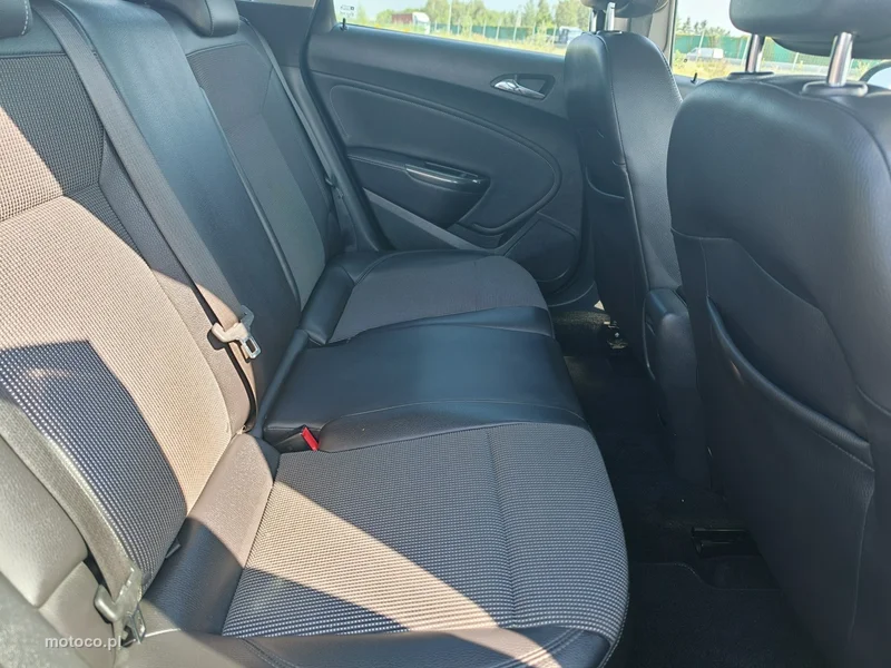 Opel Astra Sports Tourer 17