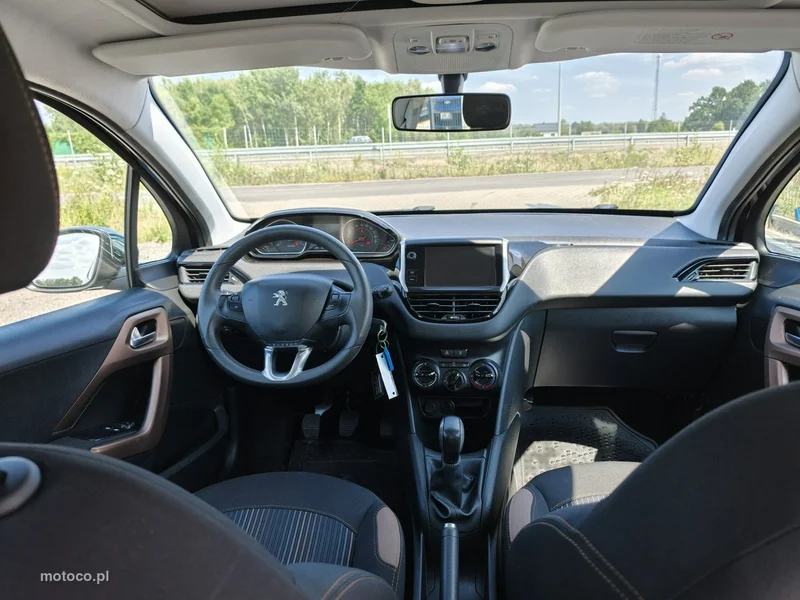 Peugeot 208 18