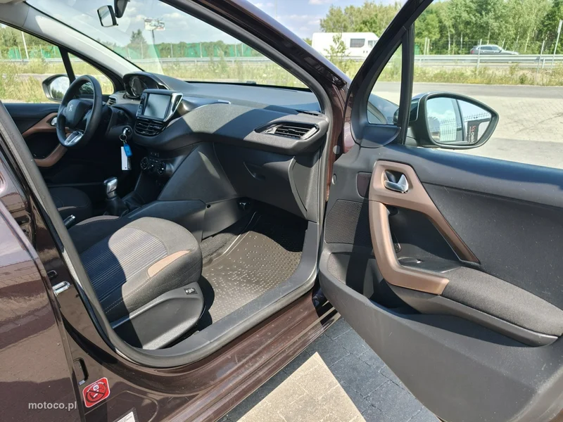Peugeot 208 19