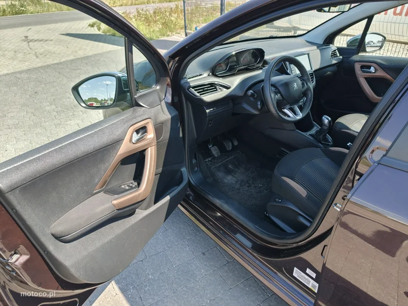 Peugeot 208 21