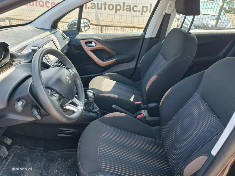 Peugeot 208 22