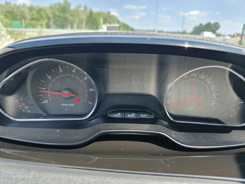 Peugeot 208 24