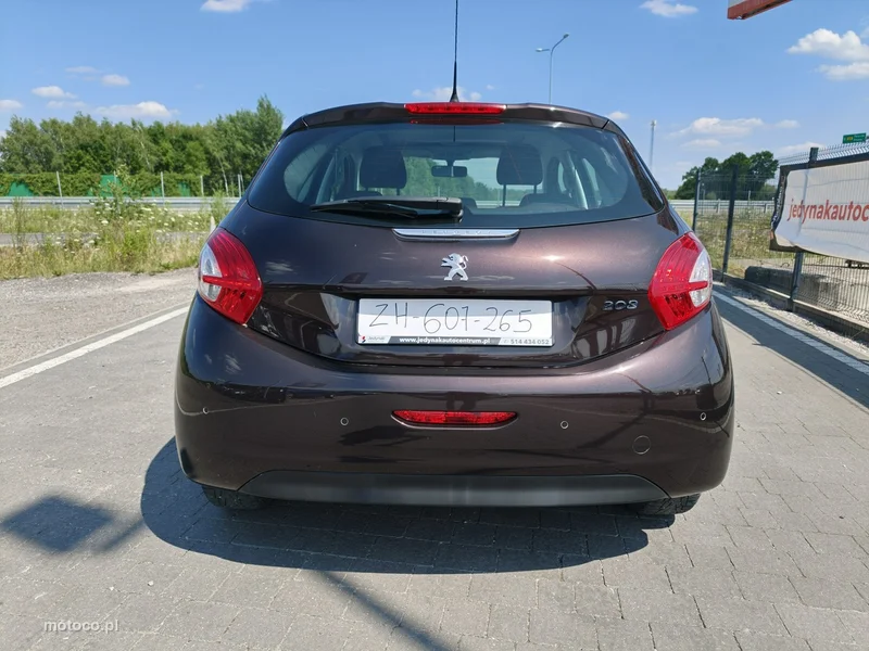Peugeot 208 9
