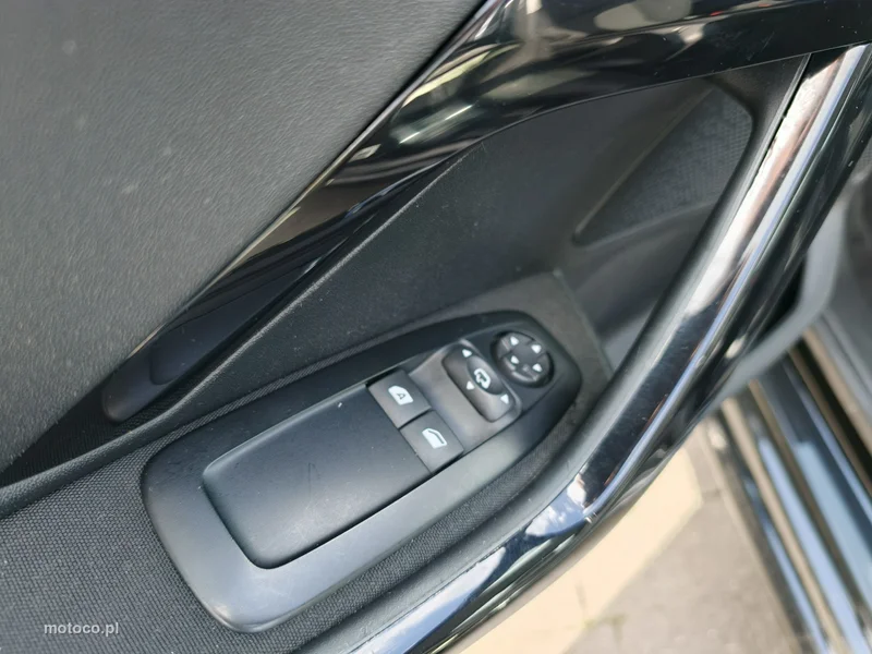 Peugeot 208 22