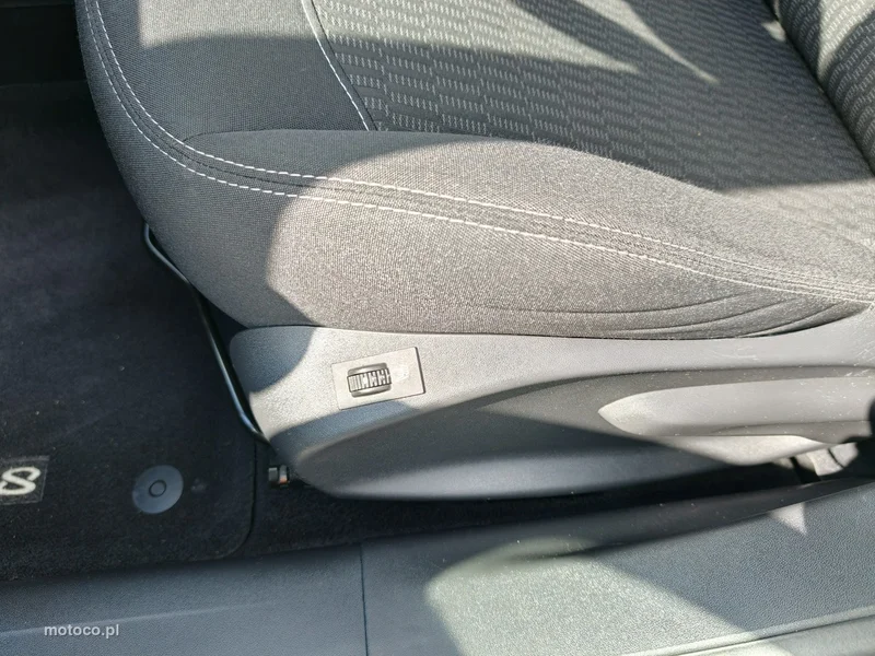 Peugeot 208 23