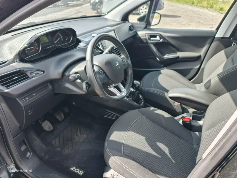 Peugeot 208 24