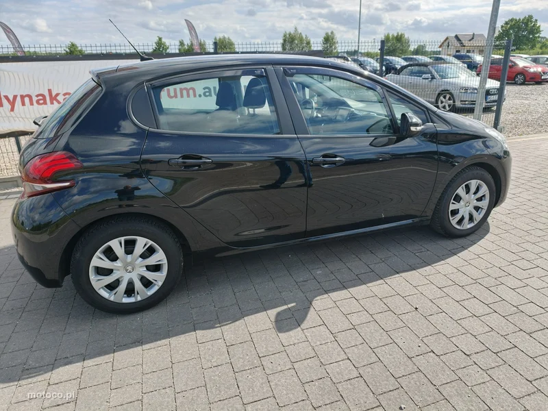 Peugeot 208 9