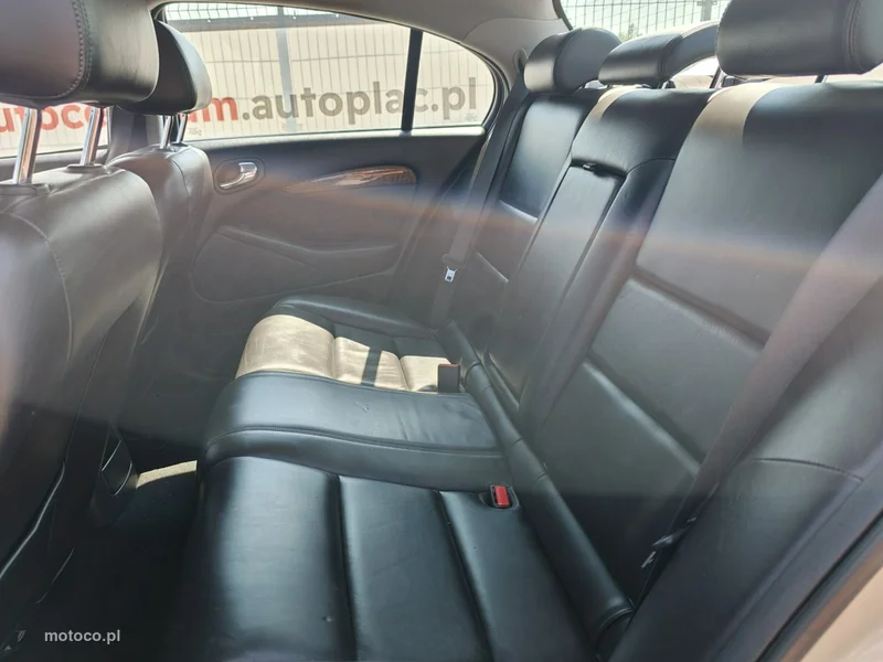 Jaguar S-Type 17