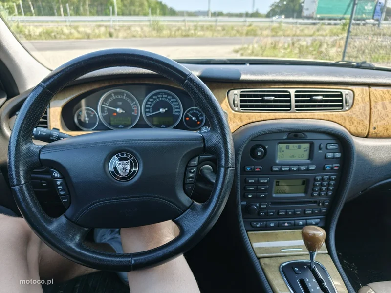 Jaguar S-Type 27