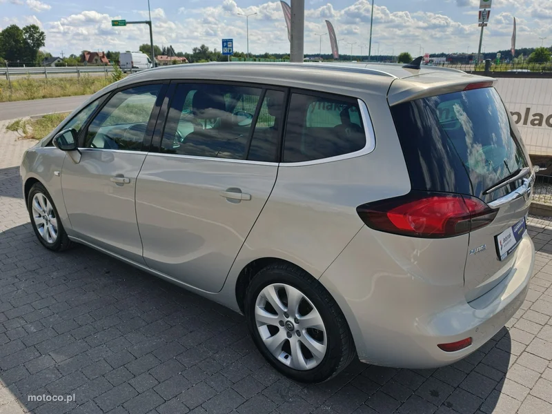 Opel Zafira C Tourer 11