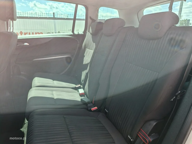 Opel Zafira C Tourer 18
