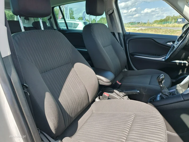 Opel Zafira C Tourer 21