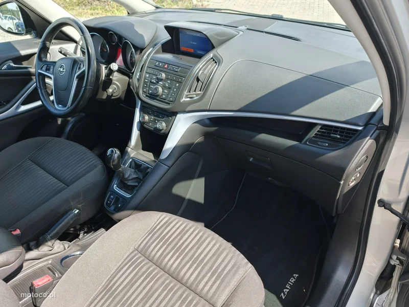 Opel Zafira C Tourer 23