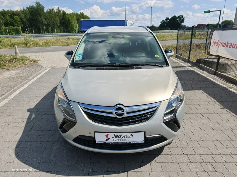 Opel Zafira C Tourer 4