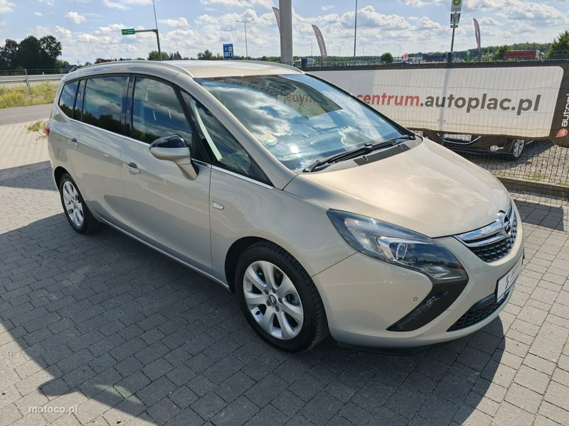 Opel Zafira C Tourer 5