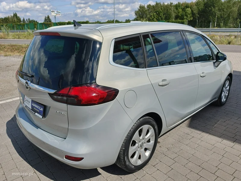 Opel Zafira C Tourer 10