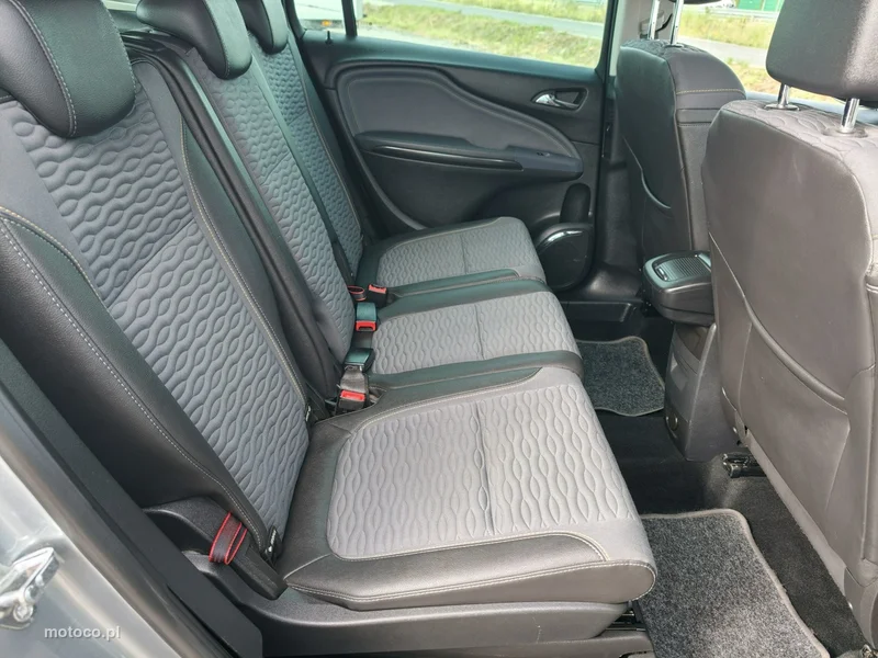 Opel Zafira C Tourer 14