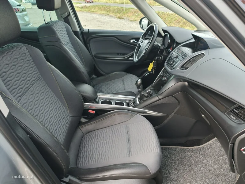 Opel Zafira C Tourer 24