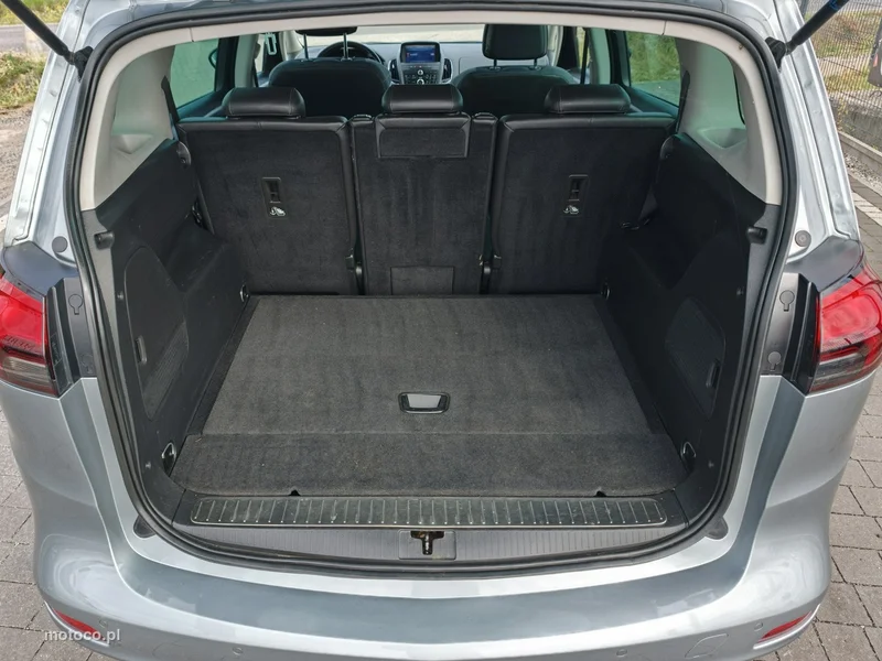 Opel Zafira C Tourer 9