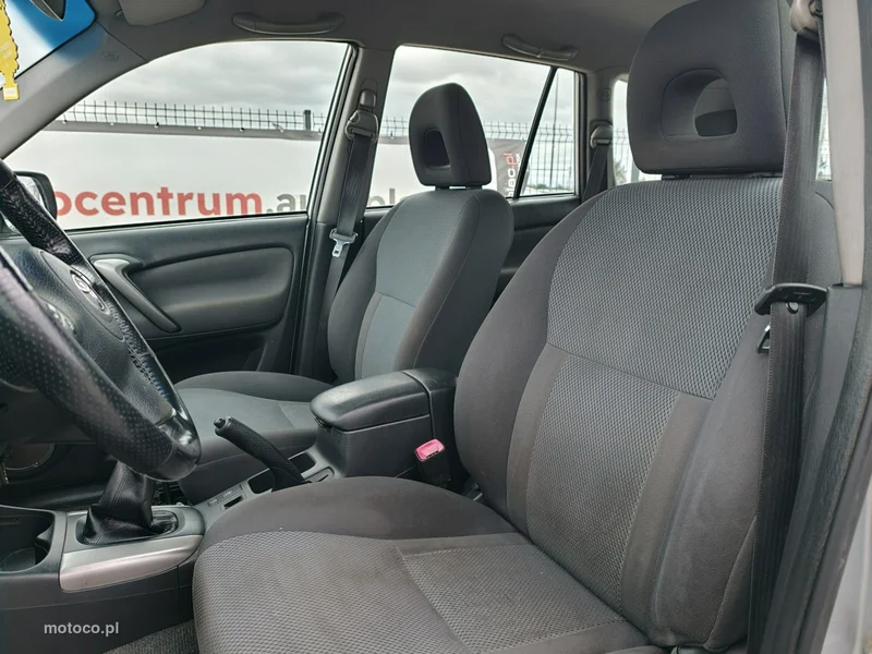 Toyota RAV 4 XA20 25