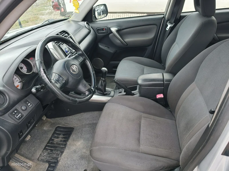 Toyota RAV 4 XA20 26