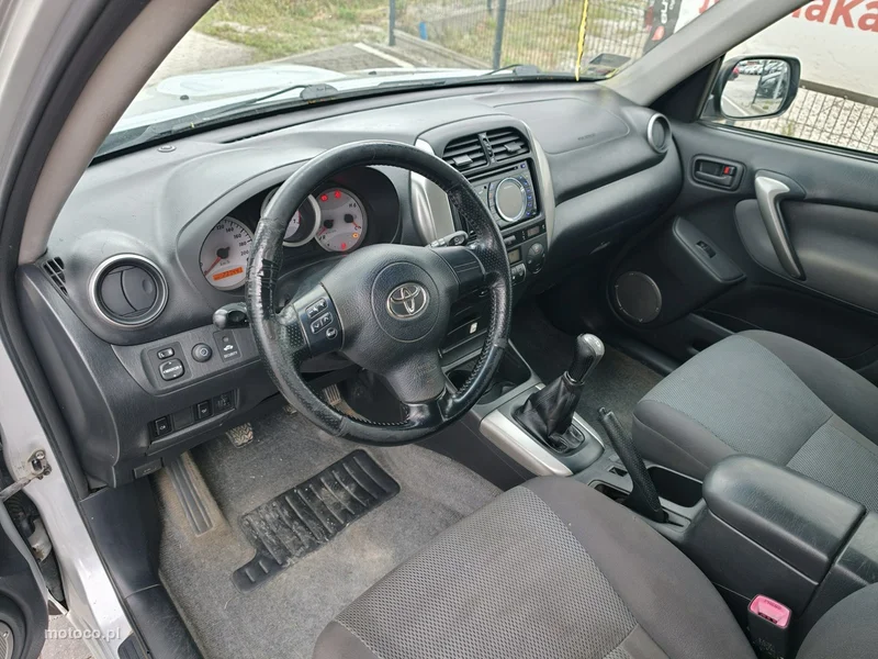 Toyota RAV 4 XA20 27