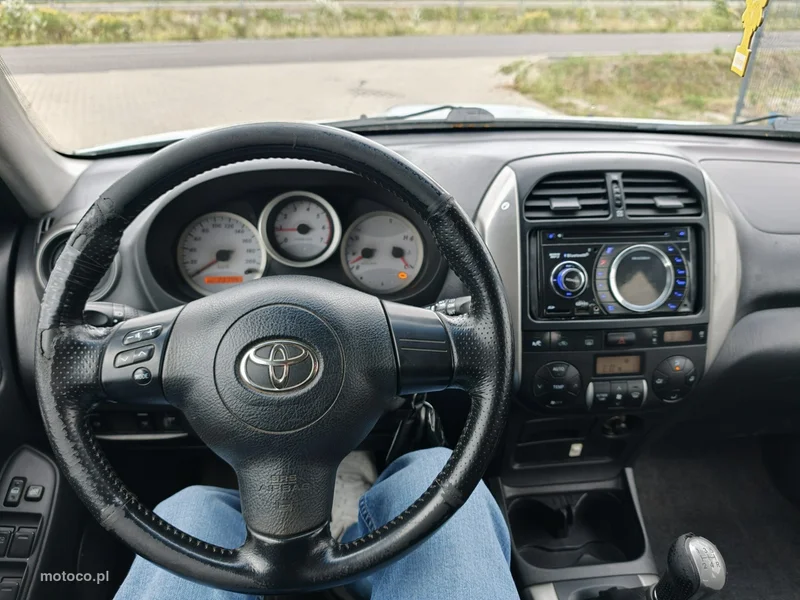 Toyota RAV 4 XA20 28