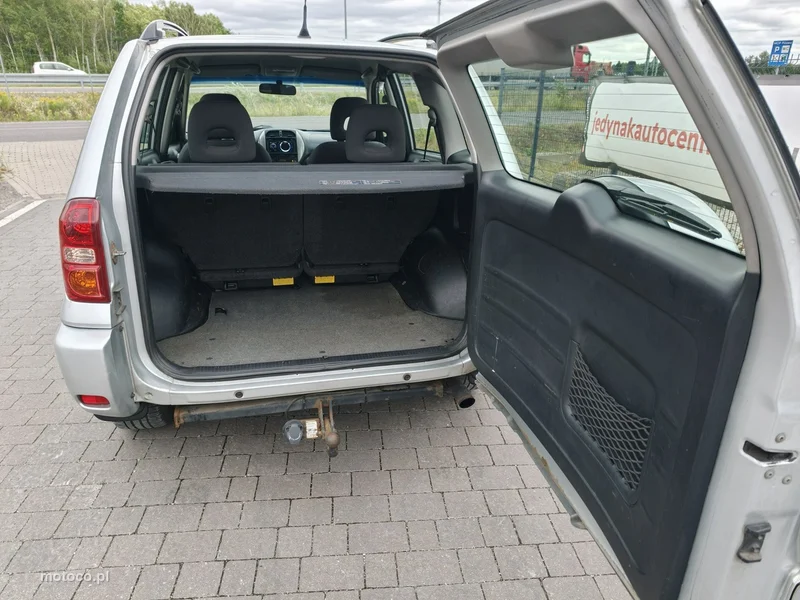 Toyota RAV 4 XA20 9