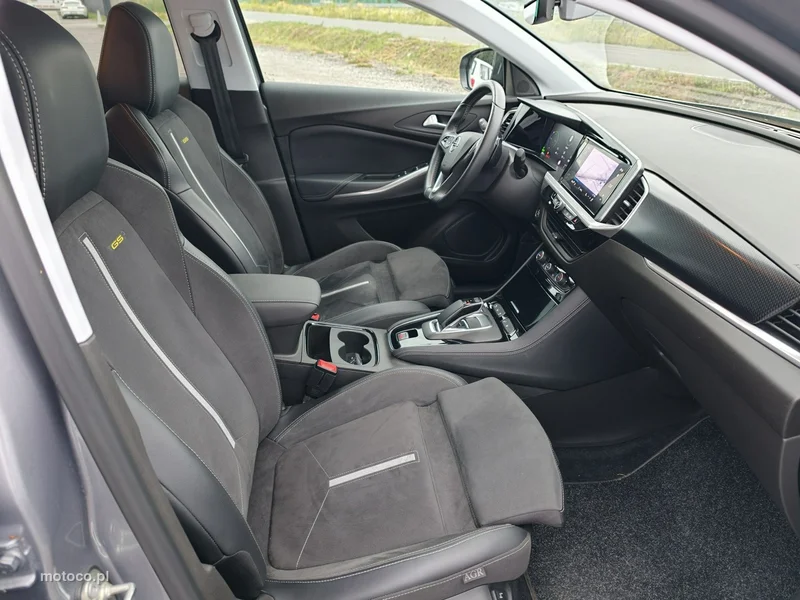 Opel Grandland I 28