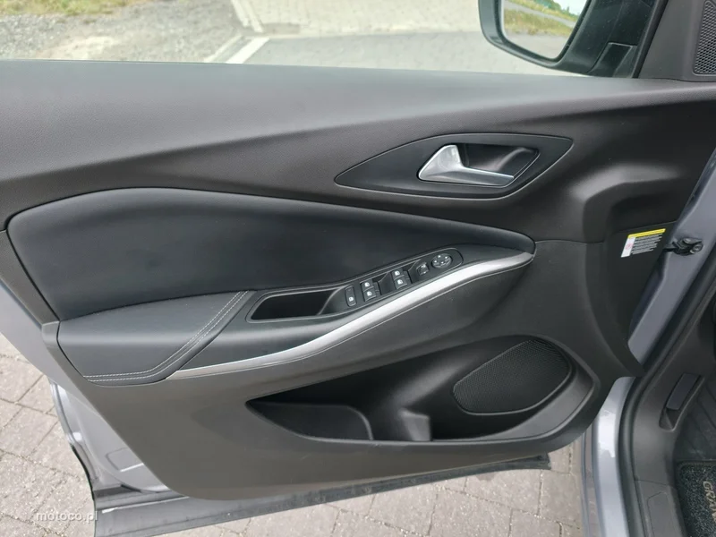 Opel Grandland I 30