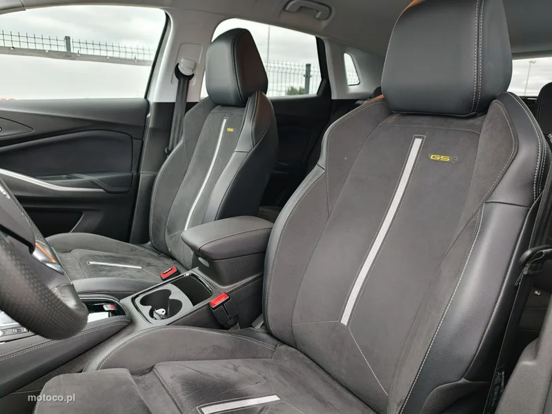 Opel Grandland I 31
