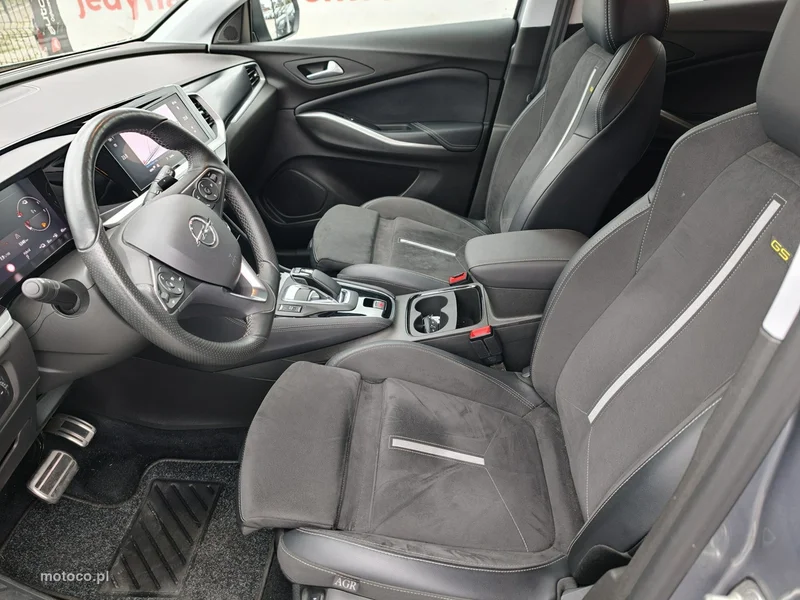 Opel Grandland I 32