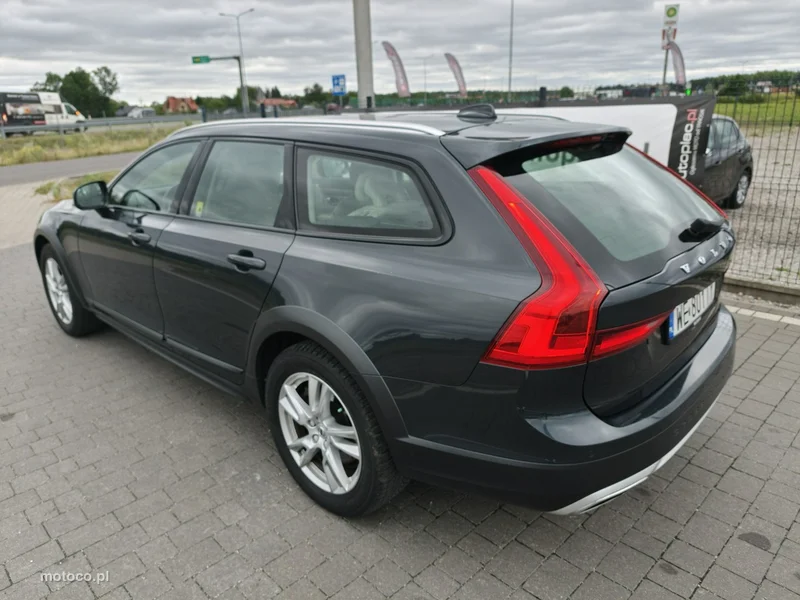 Volvo V90 Cross Country 12