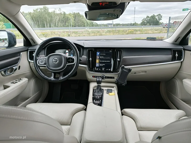 Volvo V90 Cross Country 18