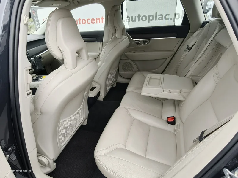 Volvo V90 Cross Country 23