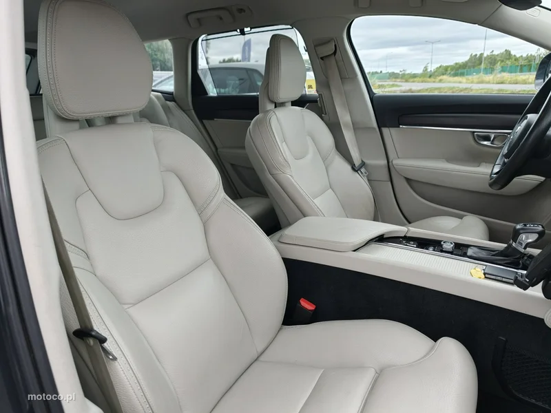 Volvo V90 Cross Country 26