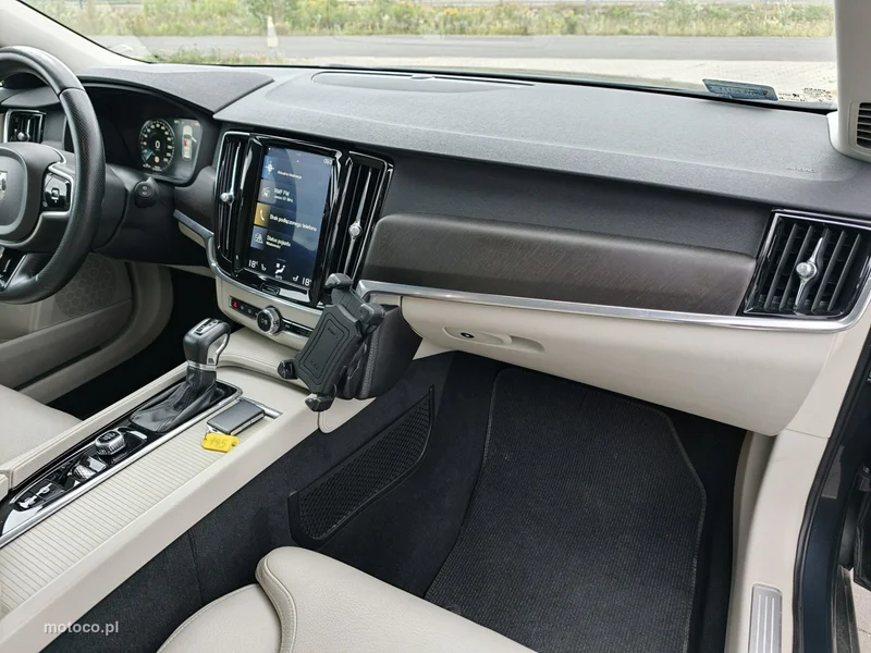 Volvo V90 Cross Country 28