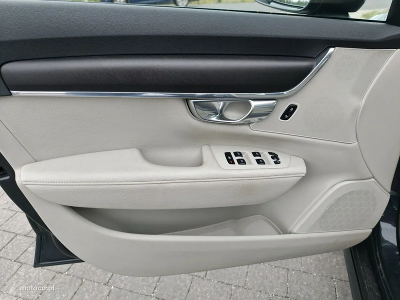 Volvo V90 Cross Country 29