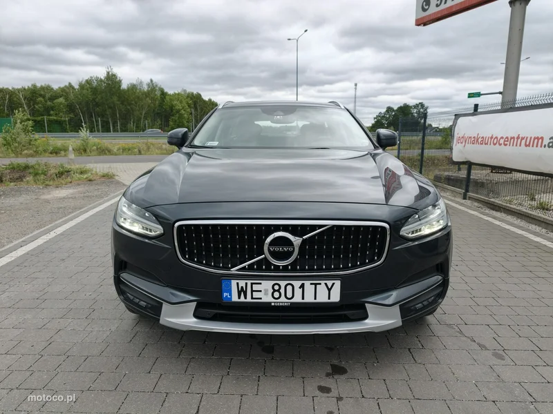 Volvo V90 Cross Country 4