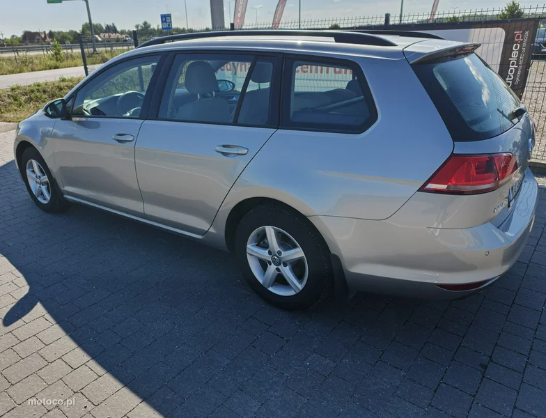 Volkswagen Golf VII 13