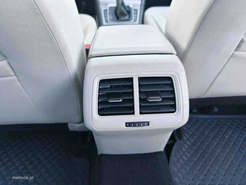 Volkswagen Golf VII 17